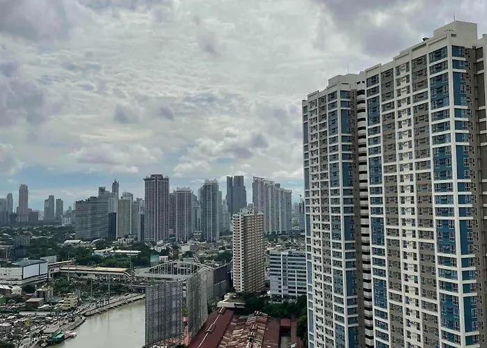 Sunshine100pioneermmandaluyong Poolgymbilliardsplaygroundtvwifi Manila