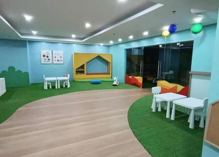 Sunshine100pioneermmandaluyong Poolgymbilliardsplaygroundtvwifi * Manila